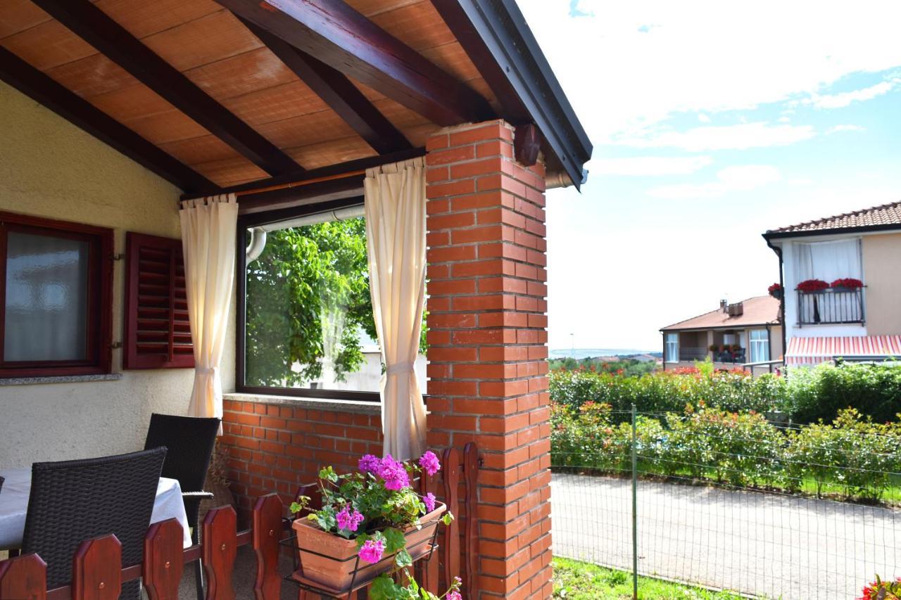 Apartment Samanta Новиград Екстериор снимка