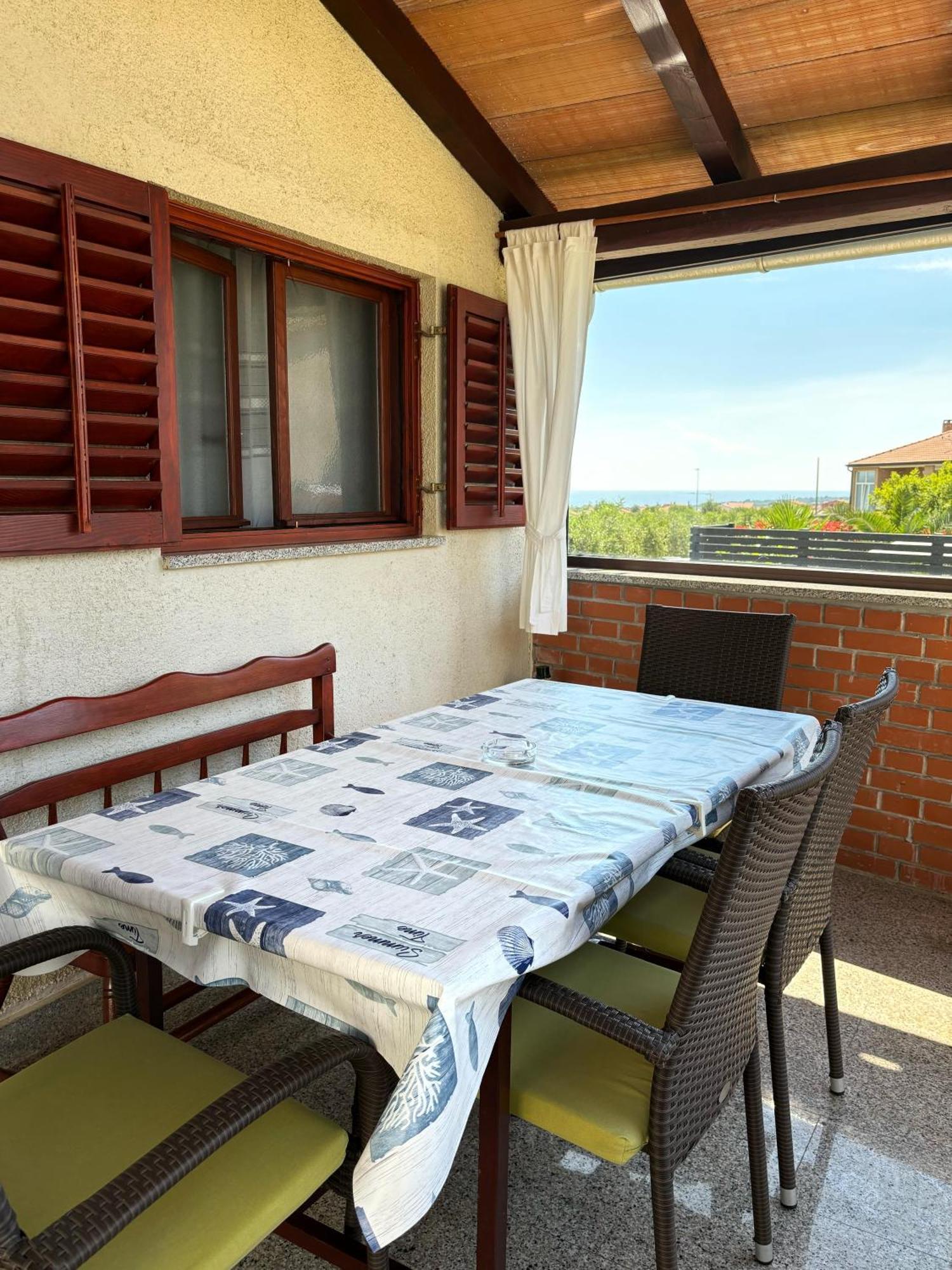 Apartment Samanta Новиград Екстериор снимка