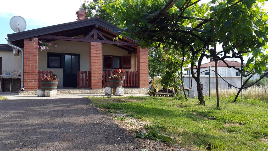 Apartment Samanta Новиград Екстериор снимка